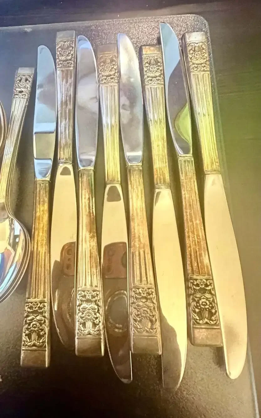 Oneida Community Coronation 1936 Silverplate Flatware Service for 8
